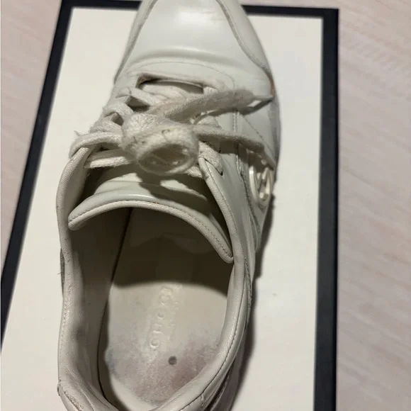 Gucci Cream White Shoes and Satin Dust Bag - Picture 6 of 10